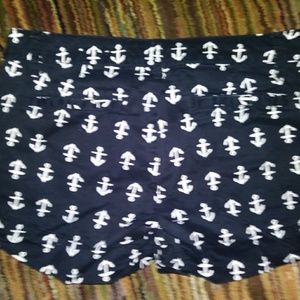 Super cute anchor shorts